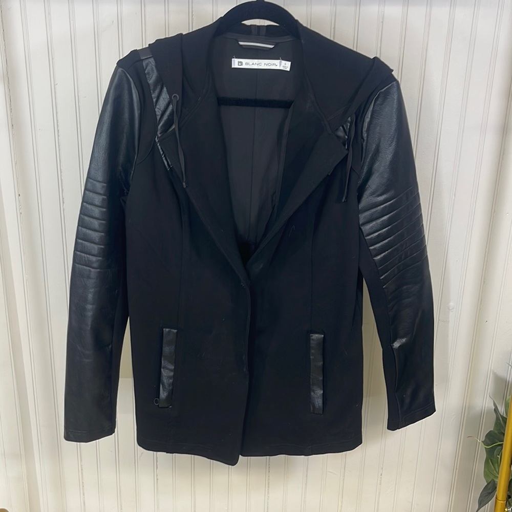 Blanc noir hooded blazer coat